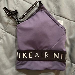 Nike sports bra size M